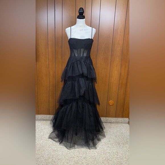 BCBGMAXAZRIA Tulle Corset Essential Gown size 12 - Picture 6 of 12